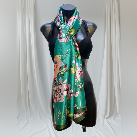 Gucci Floral Scarf in Teal and Green - Picture 2 of 7